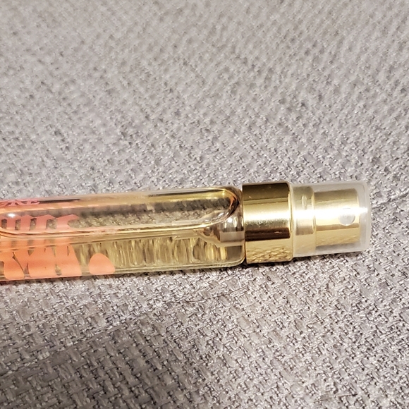 3/$30  like new travel sized 🌸 juicey couture scent - Picture 4 of 8